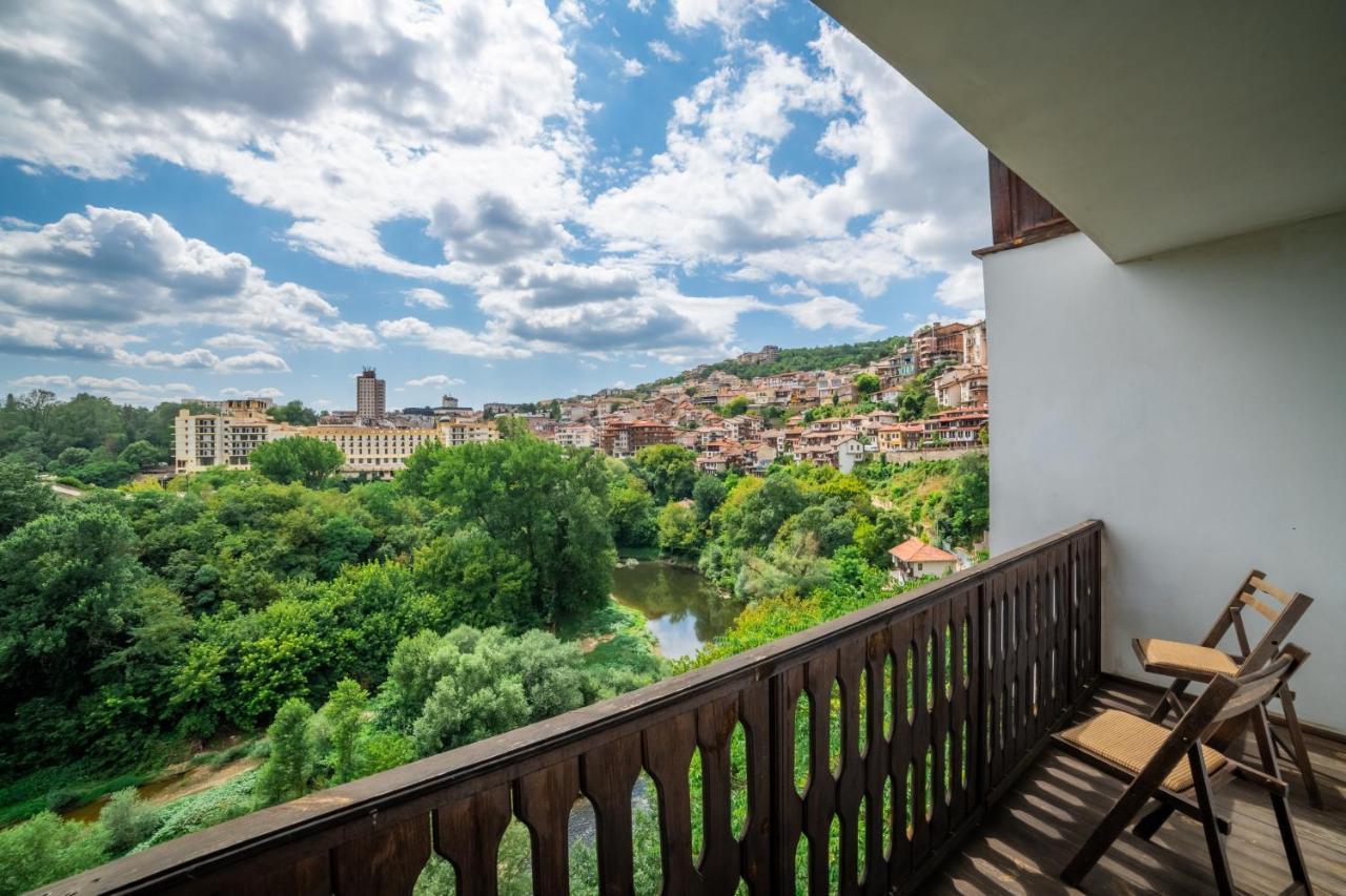 Four Riders Guest House Велико Търново Екстериор снимка