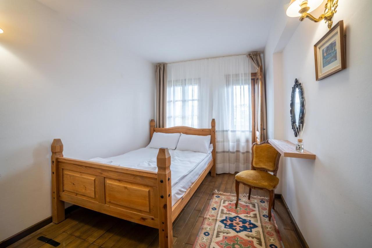 Four Riders Guest House Велико Търново Екстериор снимка